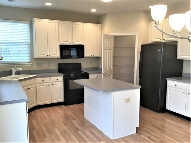 Building Photo - 1247 Turfway Dr