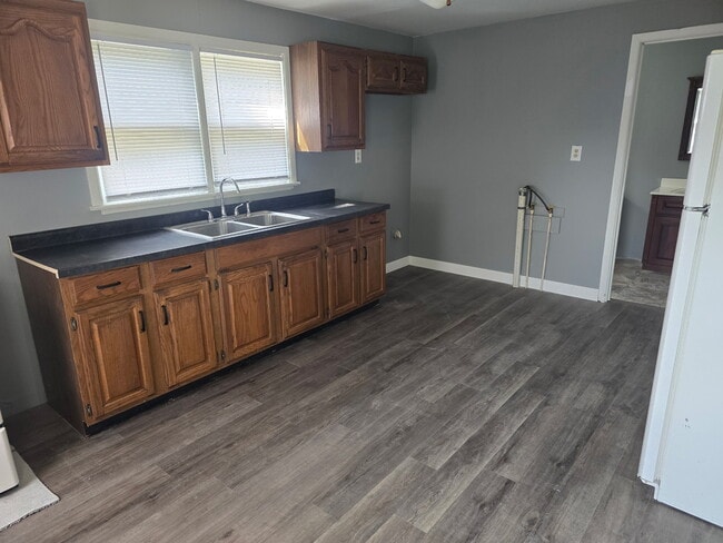 Foto del edificio - 3807 Chalmers Ave