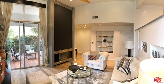 Building Photo - 4732 La Villa Marina