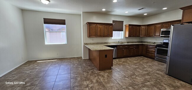 Building Photo - 2488 W Gunnison Ct