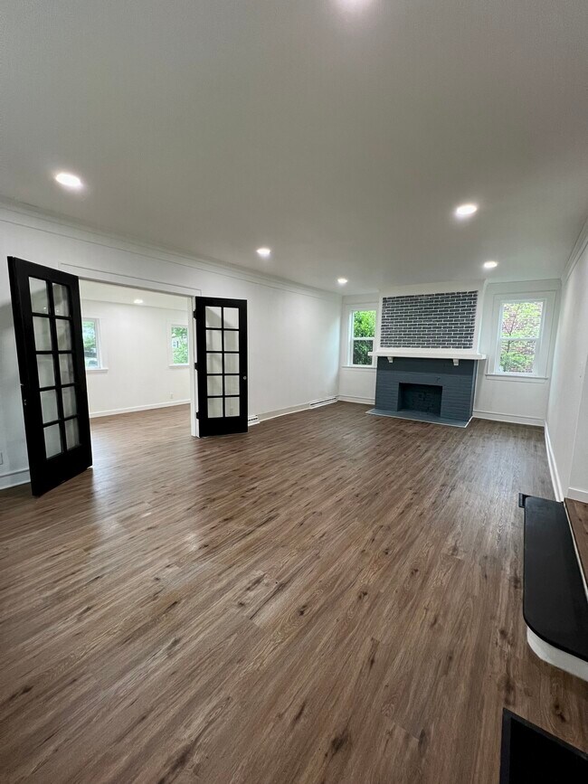 Building Photo - 520 S Judkins Ave
