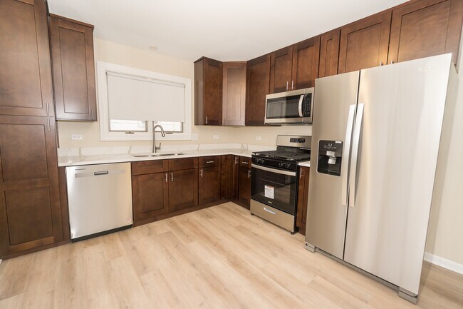 Building Photo - 511 S Harvard Ave