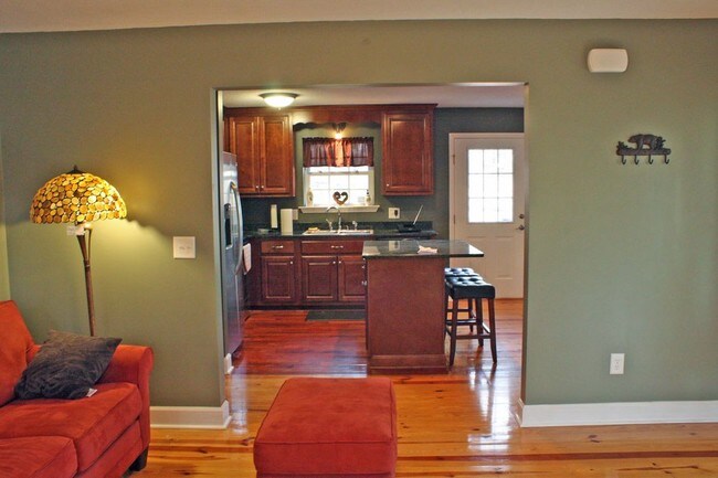 Foto del edificio - 199 Sequoia Dr