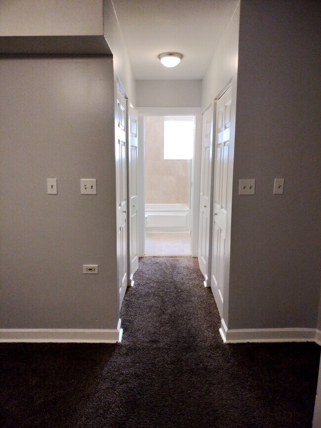 Building Photo - 509 E 44th St