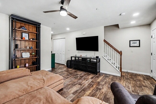 Foto del edificio - 519 Byler Cir