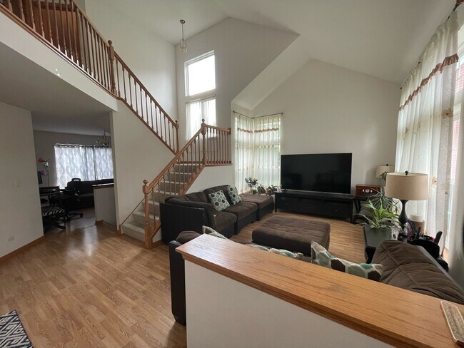 Foto del edificio - 1456 Lancaster Ct