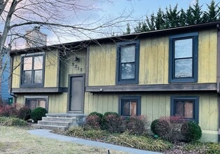 Building Photo - 2312 Terra Bella St