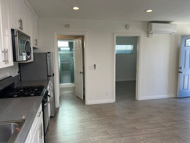 Building Photo - FANTASTIC 1BD 1BA FOR LEASE!