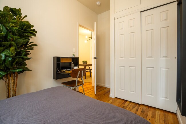 Building Photo - 57 W 85th St