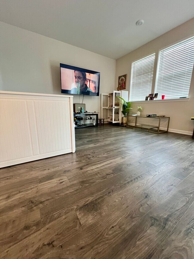 Foto del edificio - Stunning 4-Bed Townhome in Quakertown! Ava...