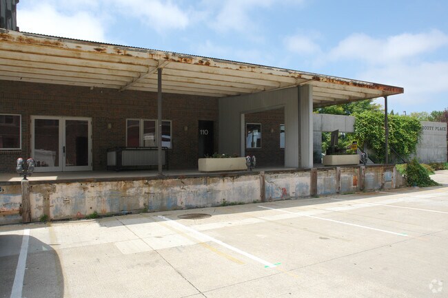 Building Photo - Complete Weddings and Events