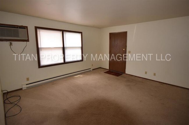 Building Photo - 683 Harvey St