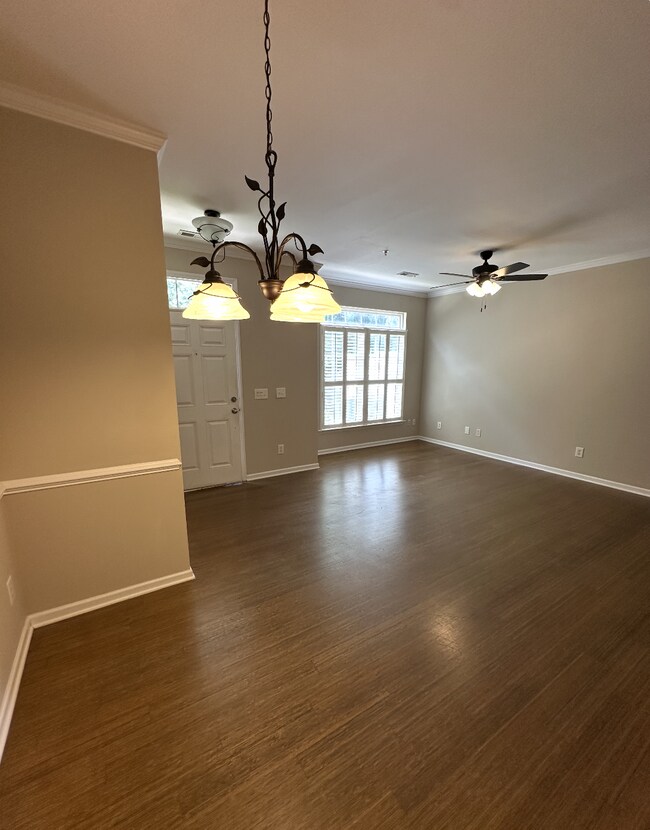 Building Photo - Spacious 3-Bed Townhouse in Raleigh