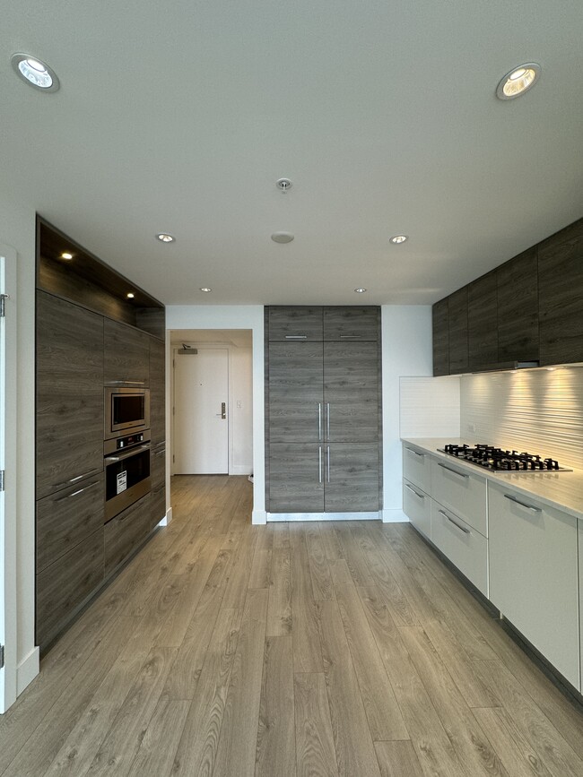 Photo du bâtiment - 7303 Noble Ln
