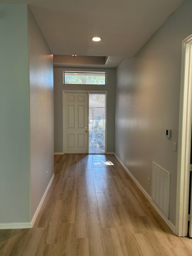 Foto del edificio - 259 Glen Eagle Cir