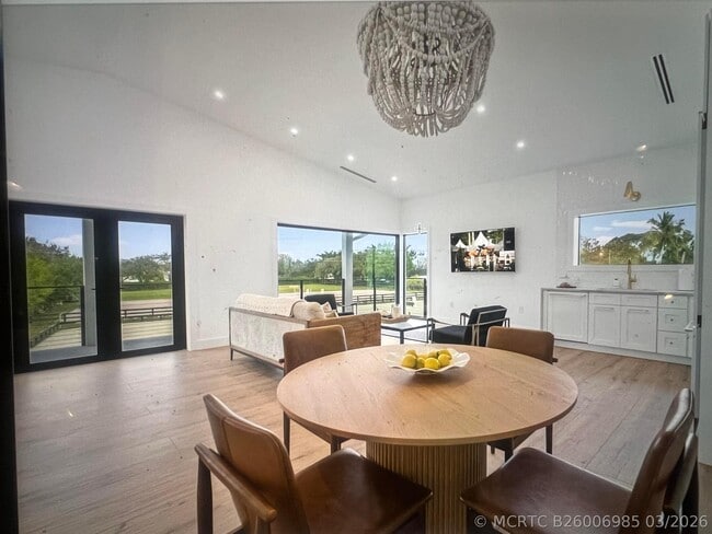 Foto del edificio - 14322 Drafthorse Ln