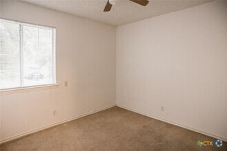 Building Photo - 115 Crest Dr