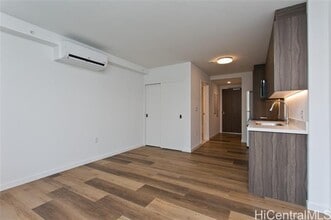 Building Photo - 1515 Liona St