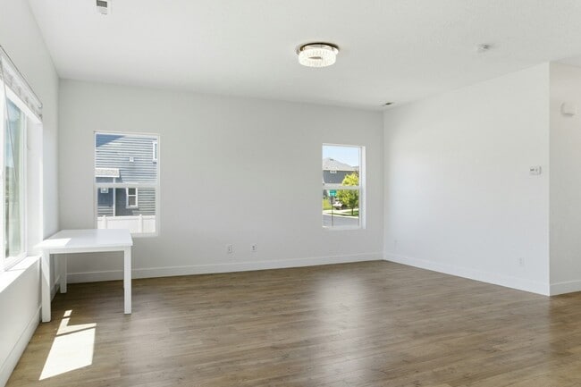 Building Photo - 5152 E Sequoia Way