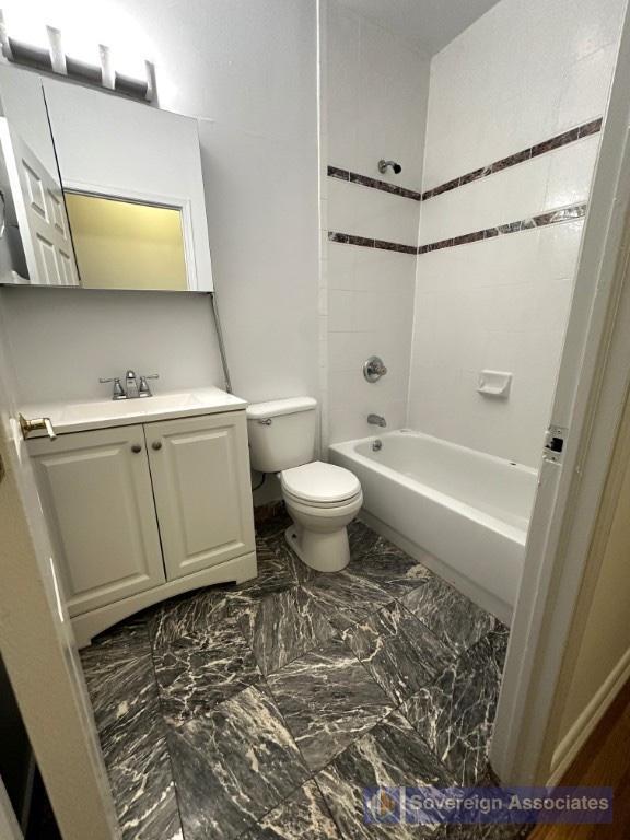 Foto del edificio - 441 W 50th St