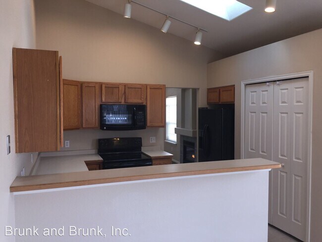 Building Photo - 3 br, 2 bath House - 3911 Leah Heights