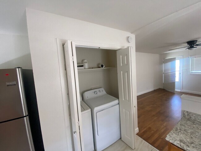 Building Photo - Spacious 2 Bedroom, 1 Bathroom Duplex with Private Backyard!