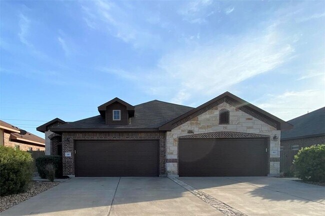 Building Photo - 210 Hidden Springs Dr