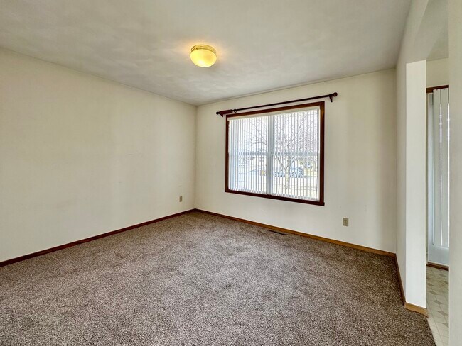 Foto del edificio - 6497 Maeve Ln