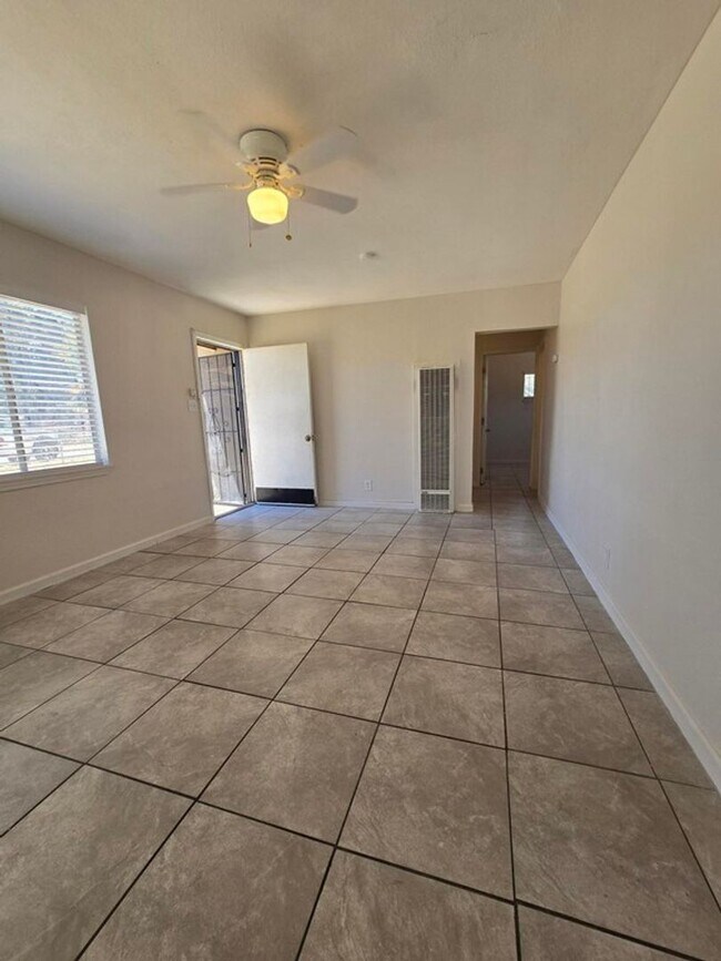 Foto del edificio - 26210 6th St