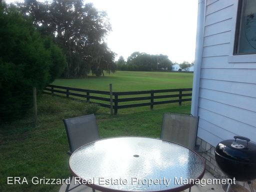 Building Photo - 1601 Pinehurst Dr