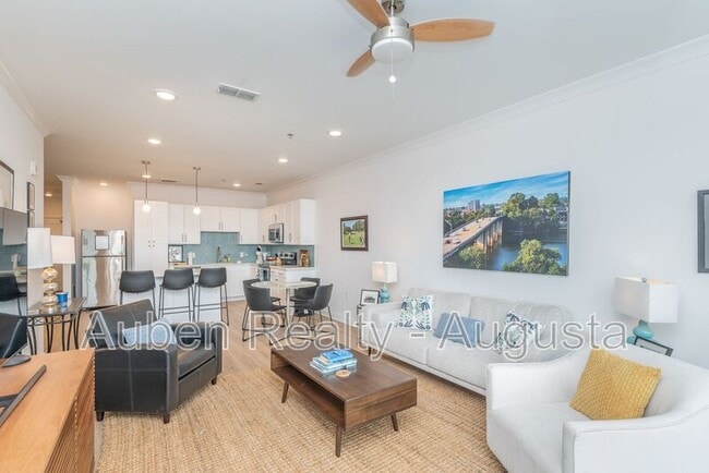 Building Photo - 111 Railroad Ave