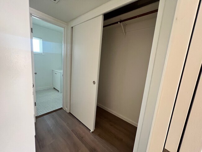 Closet - 2516 Drake St