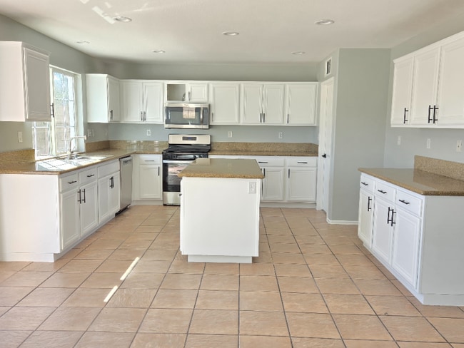 Building Photo - 36462 Florence Ct