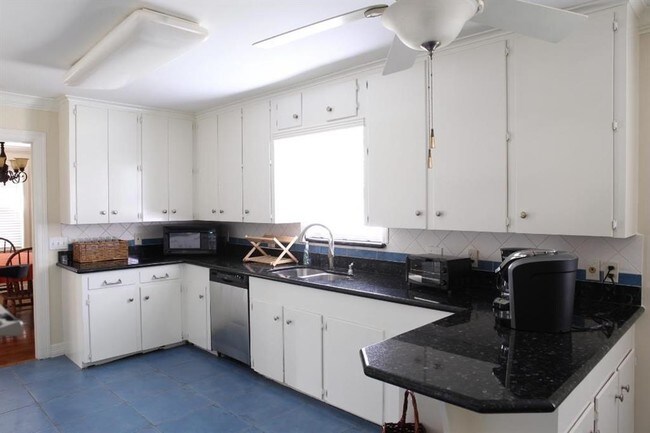 Foto del edificio - 4846 Knickerbocker St