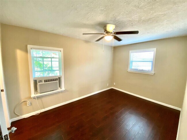 Building Photo - 207 Frawley St