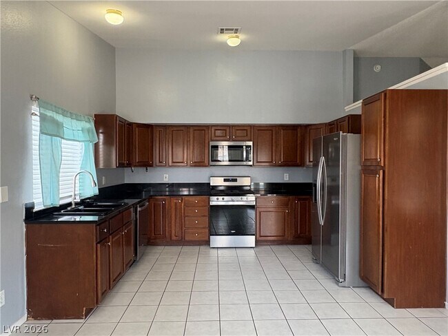 Foto del edificio - 6175 E Owens Ave