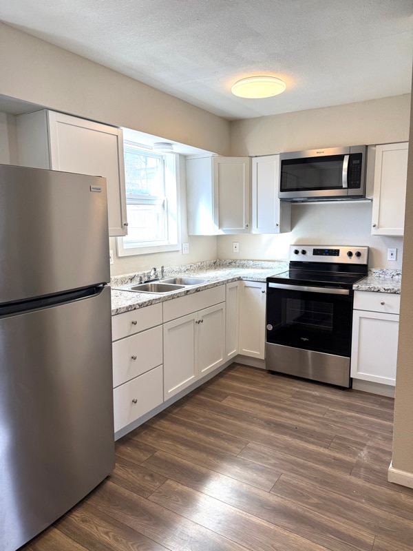 Building Photo - 1428 6th Ave