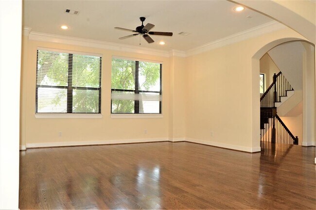 Foto del edificio - 615 W 27th St