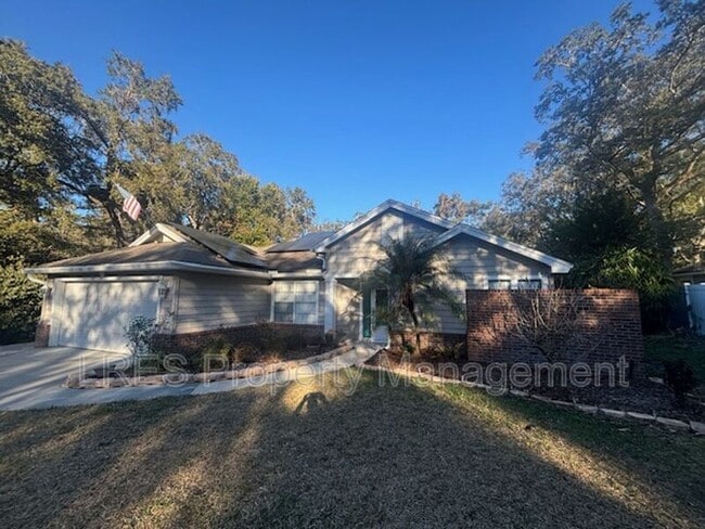 Building Photo - 319 Oak Leaf Cir