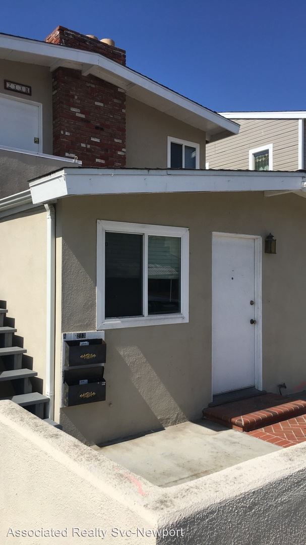 Building Photo - 213 E Balboa Blvd