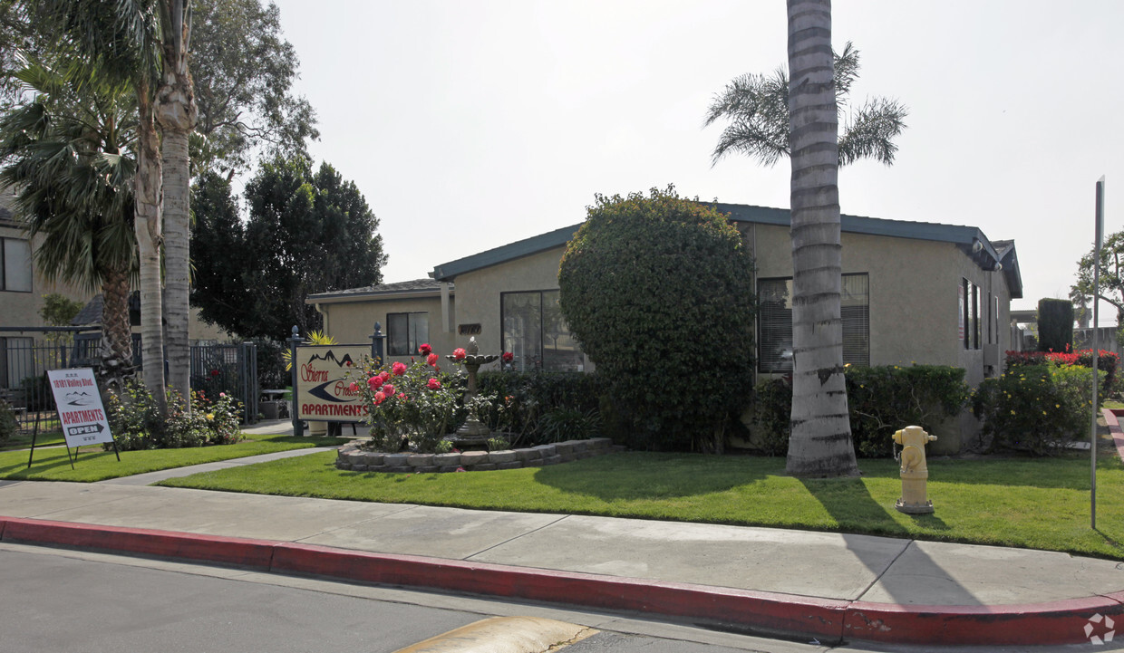 Primary Photo - Sierra Crossing Apartments