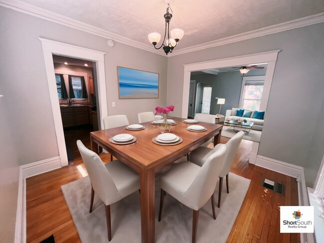 Foto del edificio - 3 Bed 1.5 Bath EastTown Home w/Garage For-...
