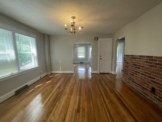 Building Photo - 2518 Morson St