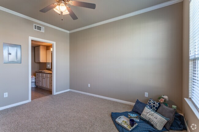 1HAB, 1BA - 792 Ft² - Summer House