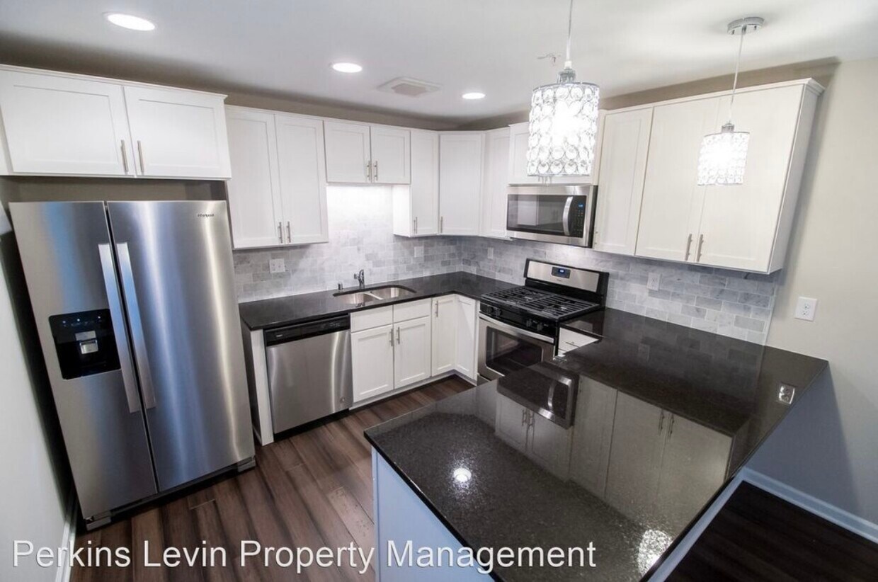 Kitchen - 3512 DuPont Ave S