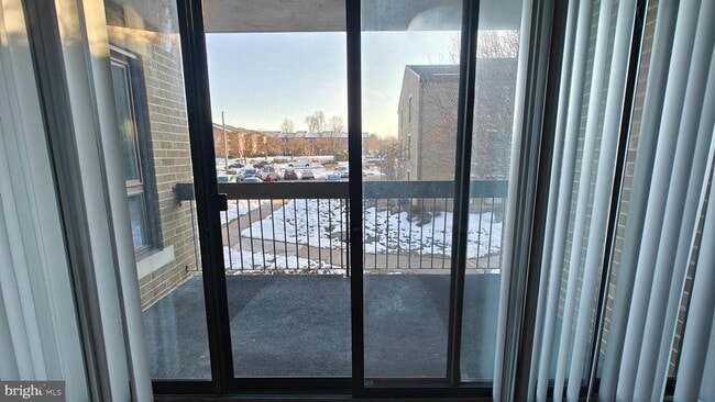 Building Photo - 561 Florida Ave