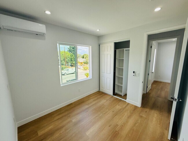 Foto del edificio - 15826 Hayland St
