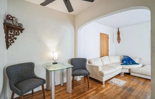 Building Photo - 460 15th Ave N