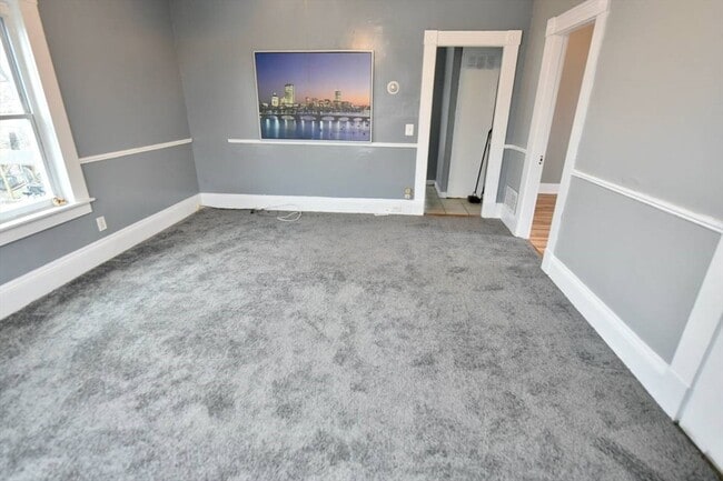 Building Photo - 65 Clinton St