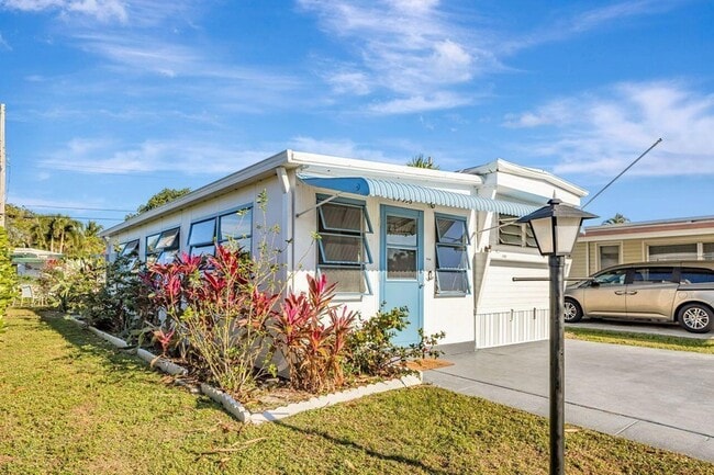 Building Photo - 14556 Glenview Dr